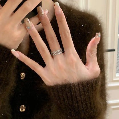 Starry light lace rings, women's niche, light luxury, high-end sense of living mouth rings, simple and versatile, hand ornaments